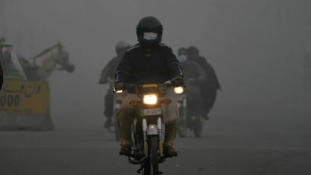 Lockdown imposed in Punjab, Pakistan due to poor AQI. - India TV Hindi